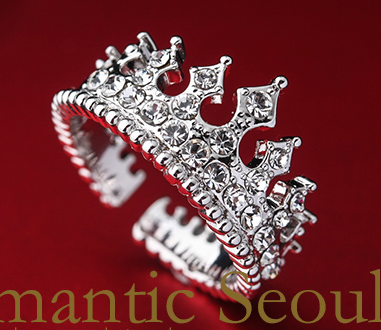 Retro Style Gothic Queen Silver Plating Alloy Ring